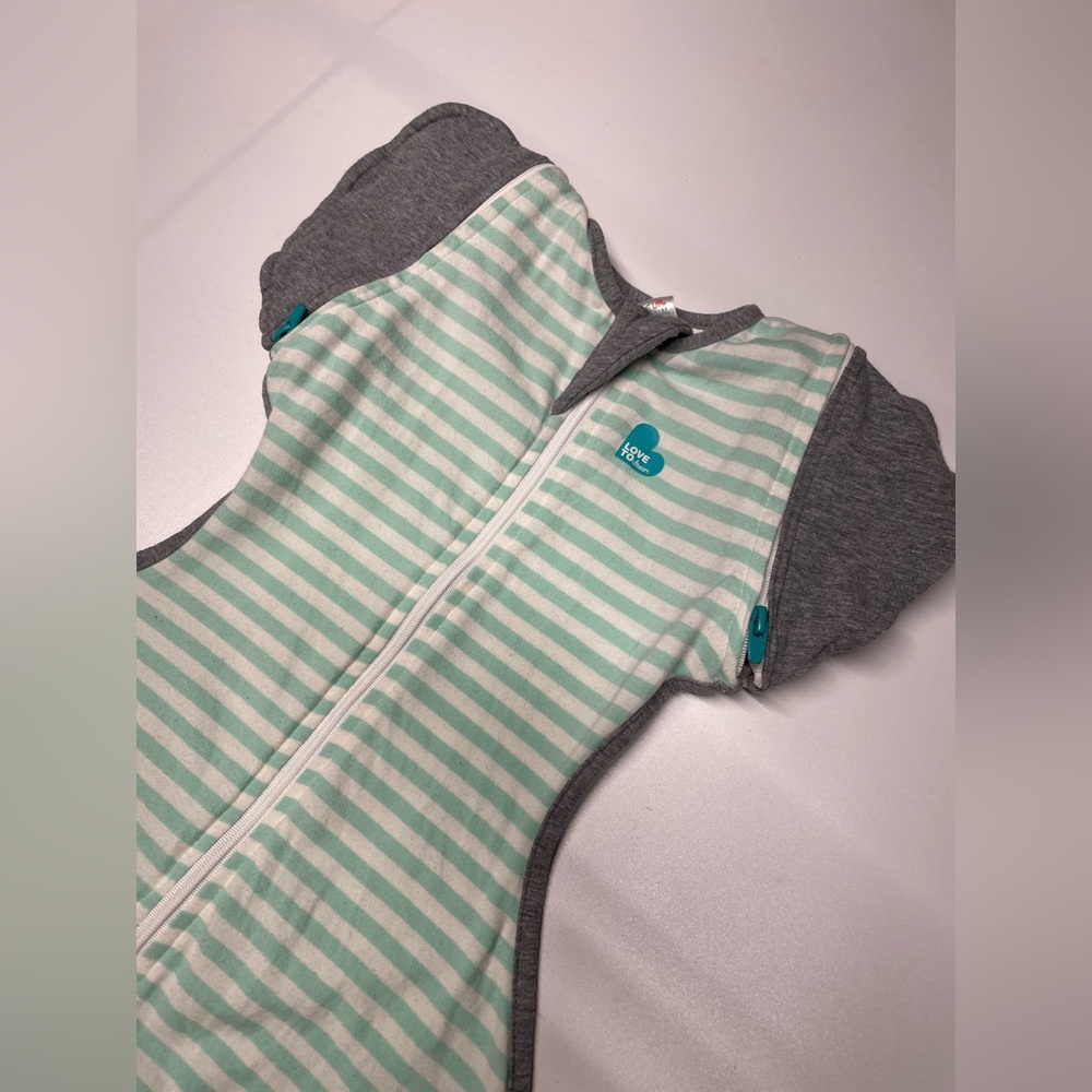 Love to dream Transitional Swaddle Removable Arms Medium